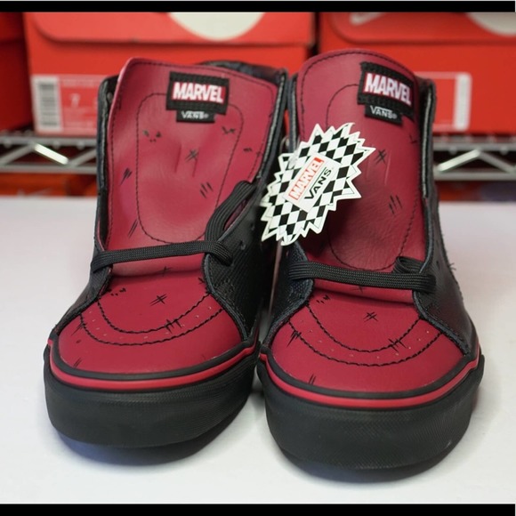 Vans x Marvel Deadpool Red Black Sk8-Hi - Picture 7 of 8